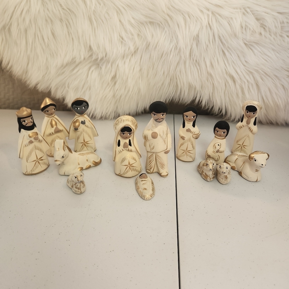 Christmas Folk Art Mexico Hand Painted Mini 14 Piece Nativity Set Vintage Jesus